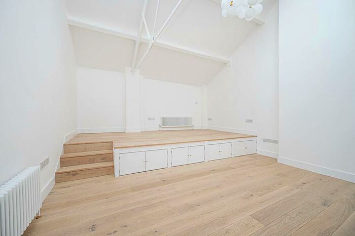 Studio To Rent In Magri Walk, Whitechapel, London, E1