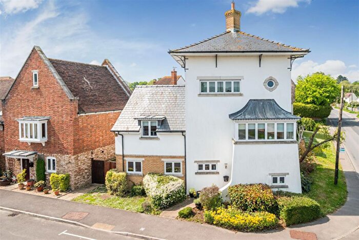 4 Bedroom Property For Sale In Augustan Avenue, Shillingstone, Blandford Forum, DT11