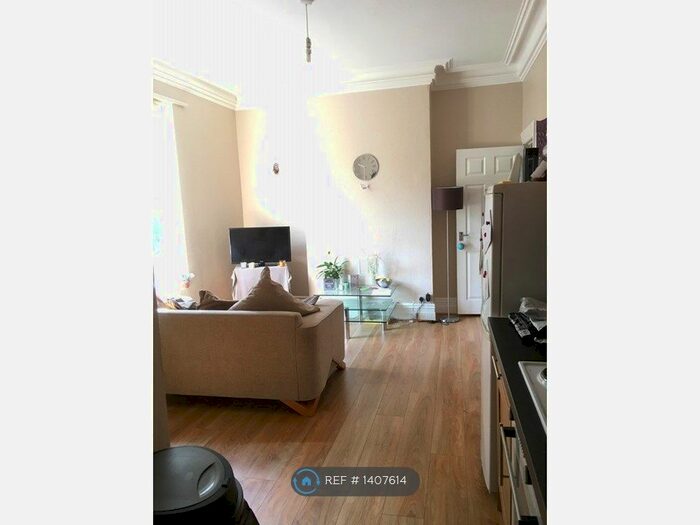 2 Bedroom Flat To Rent In Cromwell Road, Bristol, BS6