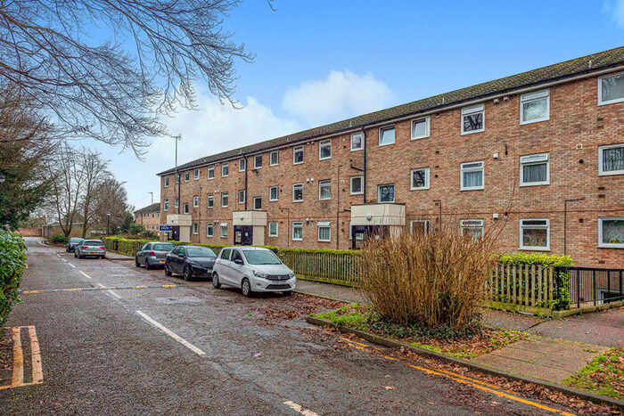 1 Bedroom Flat To Rent In The Cornfields, Hemel Hempstead, Hertfordshire, HP1