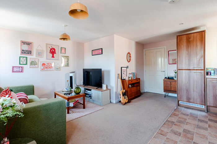 2 Bedroom Flat For Sale In Valerian Close, Shirehampton, Bristol, BS11