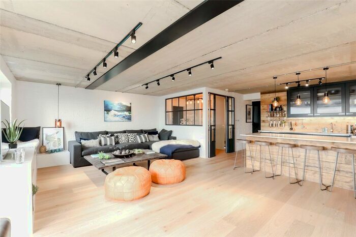 3 Bedroom Flat To Rent In Sovereign Court, The Strand, Brighton BN2