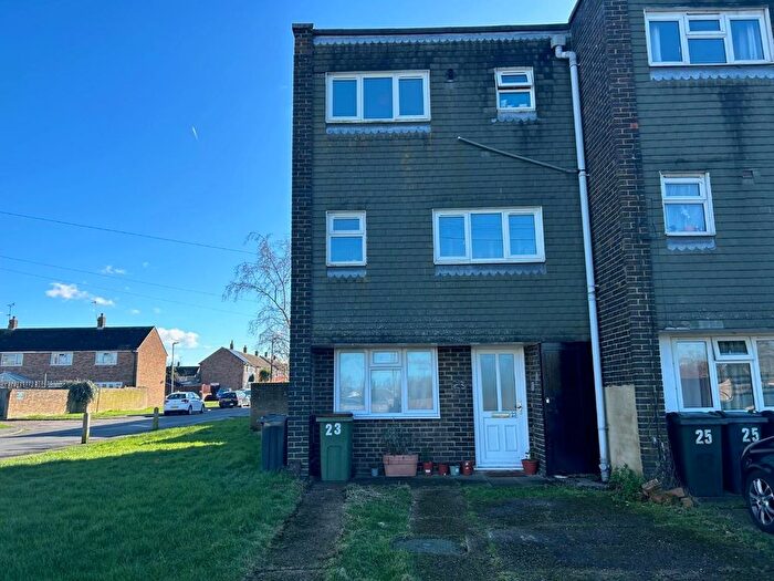 3 Bedroom Maisonette To Rent In Cross Stile, Ashford, TN23