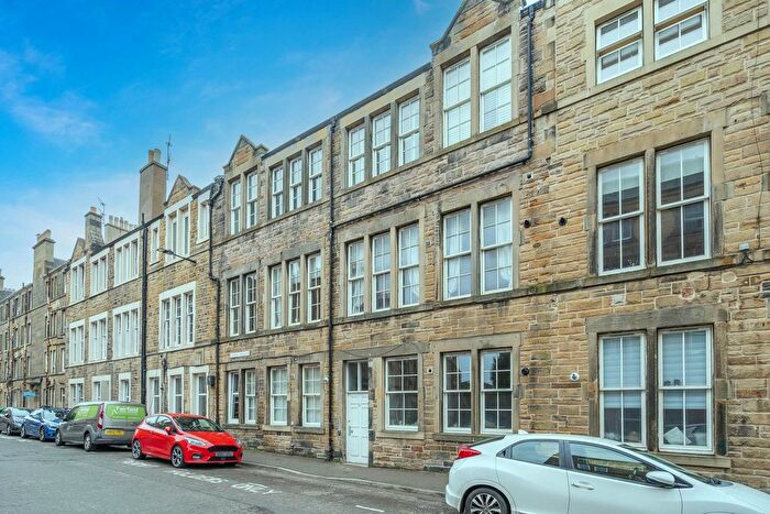 2 Bedroom Flat To Rent In Watson Crescent, Polwarth, Edinburgh, EH11