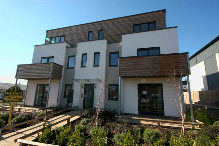 2 Bedroom Apartment To Rent In Victoria Road, Burgess Hill, West Sussex, RH15