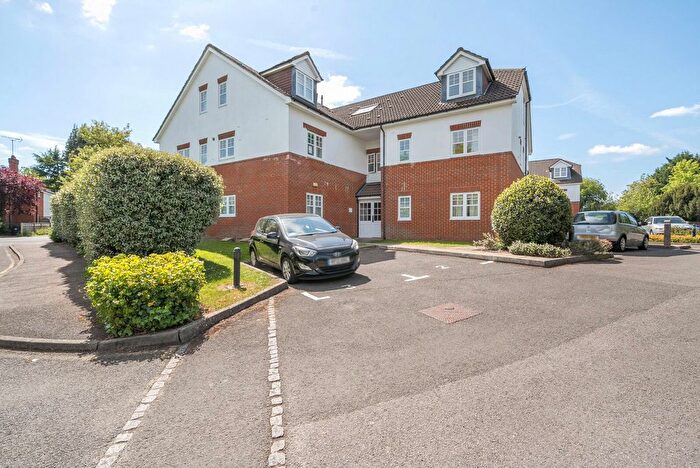 2 Bedroom Flat To Rent In Kingsway, Woking, GU21