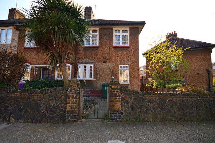 3 Bedroom Cottage To Rent In Hesperus Crescent, Isle Of Dogs, E14