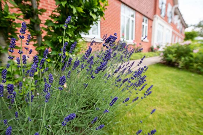 1 Bedroom Flat For Sale In Farthing Court, Langstone Way, Mill Hill, London, NW7