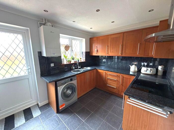 2 Bedroom End Of Terrace House For Sale In Furze Close, Bushmead, Luton, Bedfordshire, LU2
