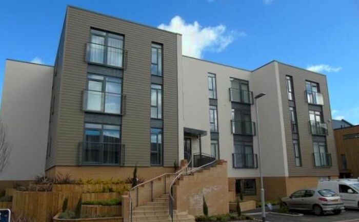 2 Bedroom Flat To Rent In Firepool Crescent, Taunton, TA1