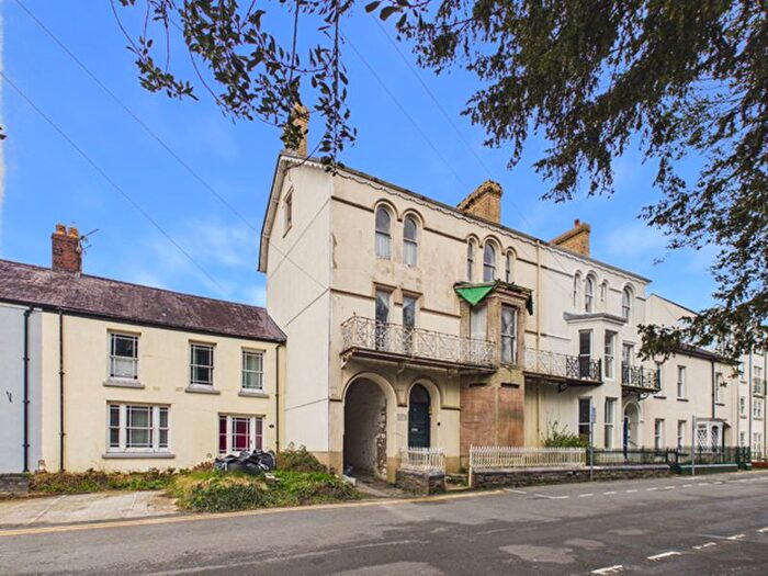 8 Bedroom Town House For Sale In The Parade, Carmarthen, SA31