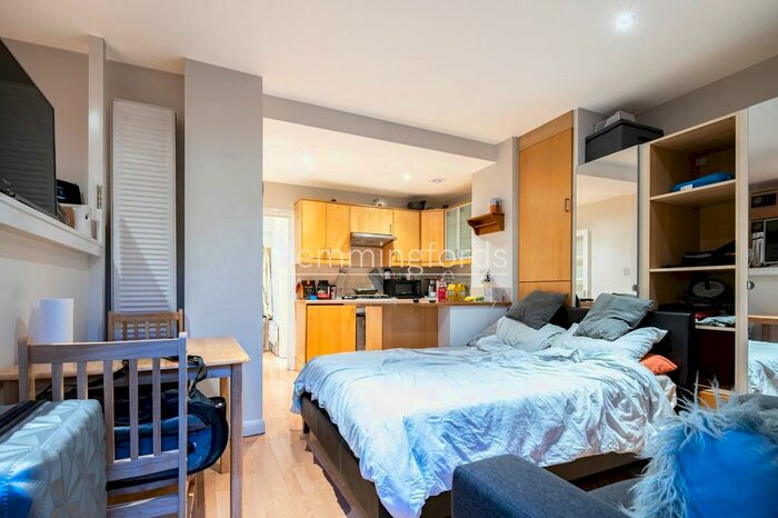 Studio To Rent In Kentish Town Road, London, NW1