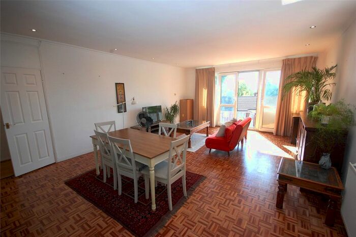 3 Bedroom Flat To Rent In Salisbury Avenue, Finchley, N3