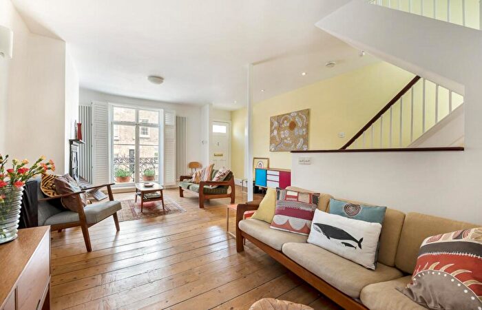 2 Bedroom Terraced House To Rent In Walcot Square, SE11