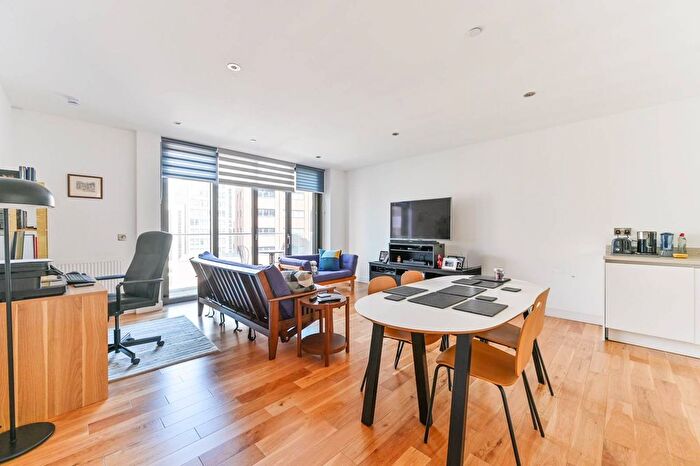 1 Bedroom Flat To Rent In Emerald House, East Croydon, Croydon, CR0