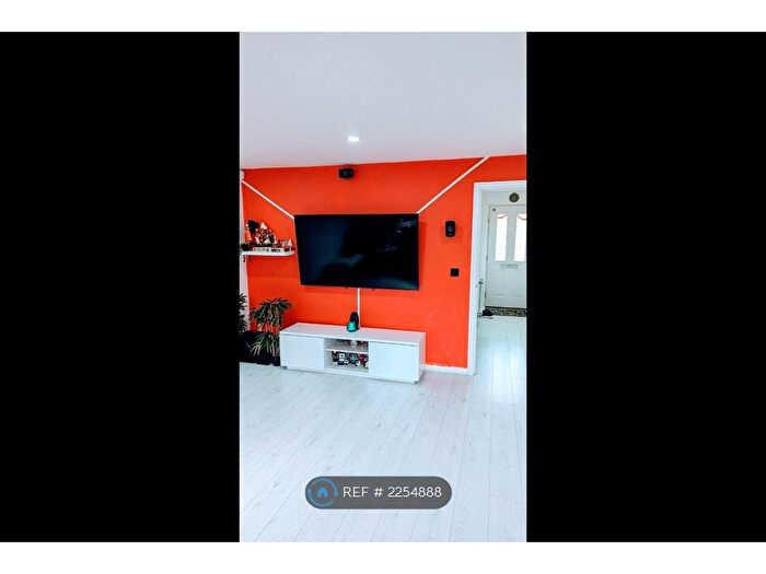 3 Bedroom End Of Terrace House To Rent In Upende, Aylesbury, HP18