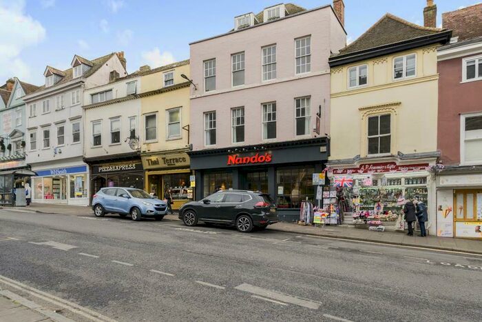 5 Bedroom Apartment To Rent In Thames Street, Windsor, SL4