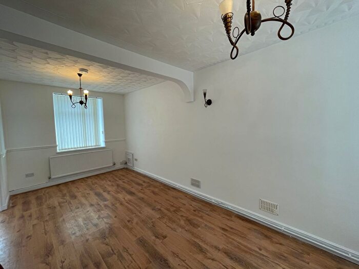 2 Bedroom Semi-Detached House To Rent In Neath Road, Plasmarl, Swansea, SA6