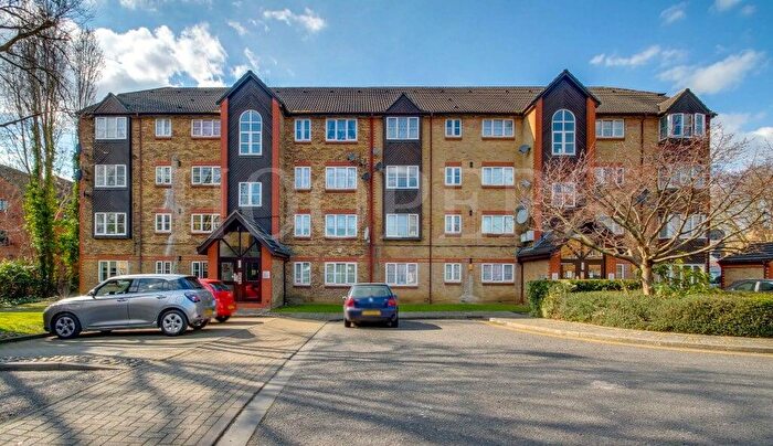 1 Bedroom Flat For Sale In Kingfisher Way, London, NW10