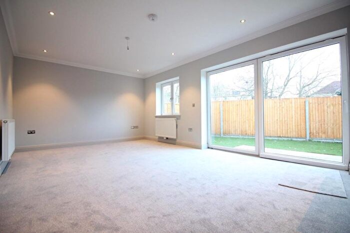 2 Bedroom Flat To Rent In Regina Road, Southall, UB2