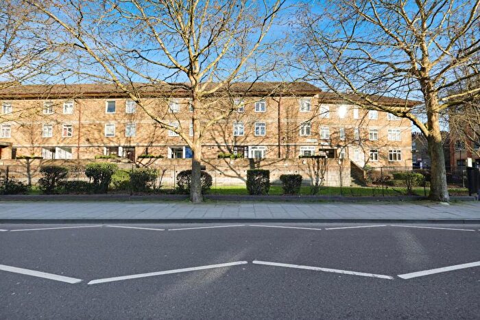 3 Bedroom House For Sale In Kingsland Road, Shoreditch, E2