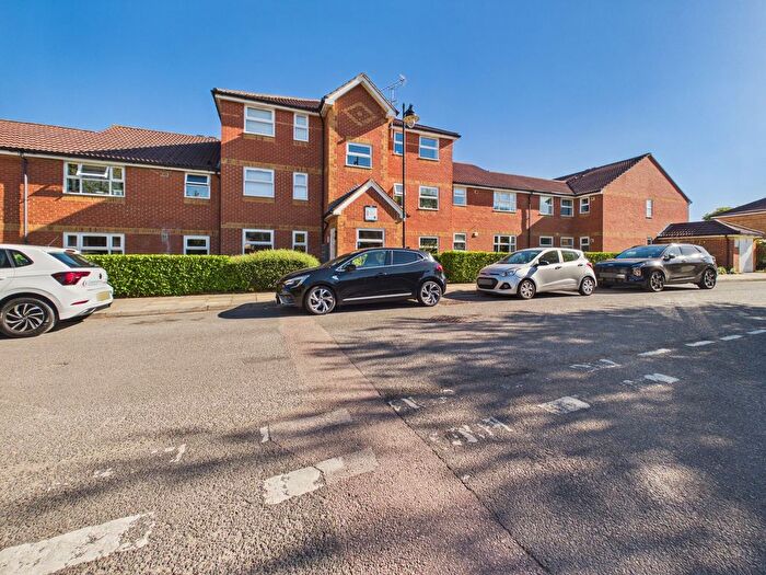 1 Bedroom Flat For Sale In Henry Doulton Drive, Tooting Bec, SW17