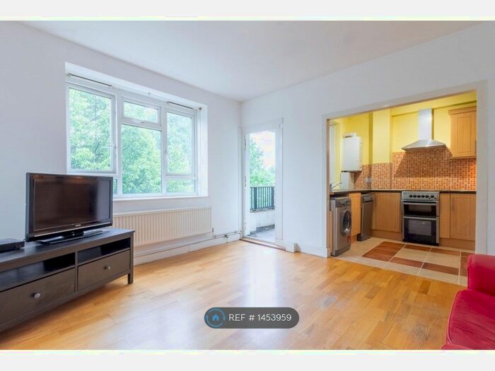 2 Bedroom Flat To Rent In Cherry Close, London, SW2