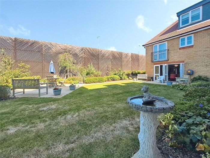 2 Bedroom Flat For Sale In Nash Road, Margate, Kent, CT9