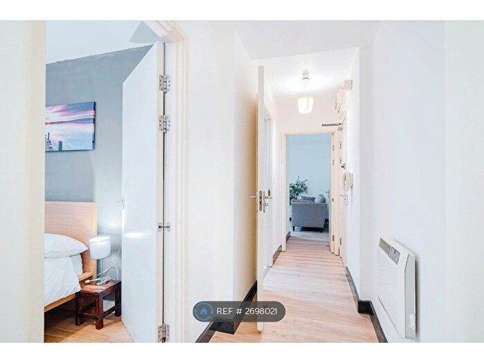 2 Bedroom Flat To Rent In Marsh Street, Bristol, BS1