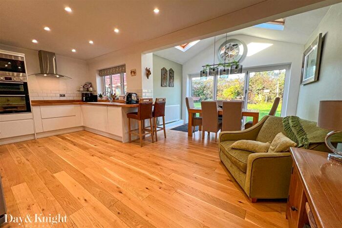 3 Bedroom Detached Bungalow For Sale In Douglas Close, Halesworth, IP19