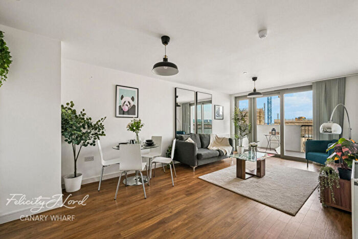 2 Bedroom Apartment For Sale In Waterside Heights, Booth Road, London, E16