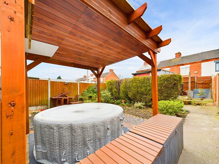 3 Bedroom End Of Terrace House For Sale In Dale Avenue, Carlton, Nottingham, NG4