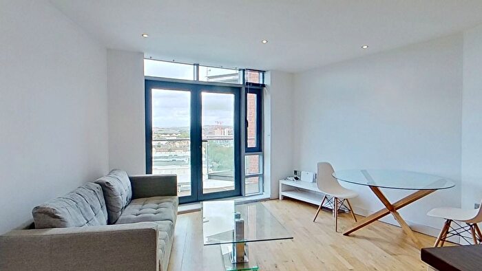 1 Bedroom Flat To Rent In Gotts Road, Leeds, LS12