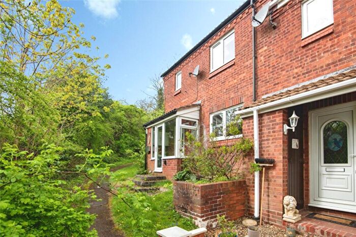 3 Bedroom End Of Terrace House For Sale In High Trees Close, Redditch, Worcestershire, B98