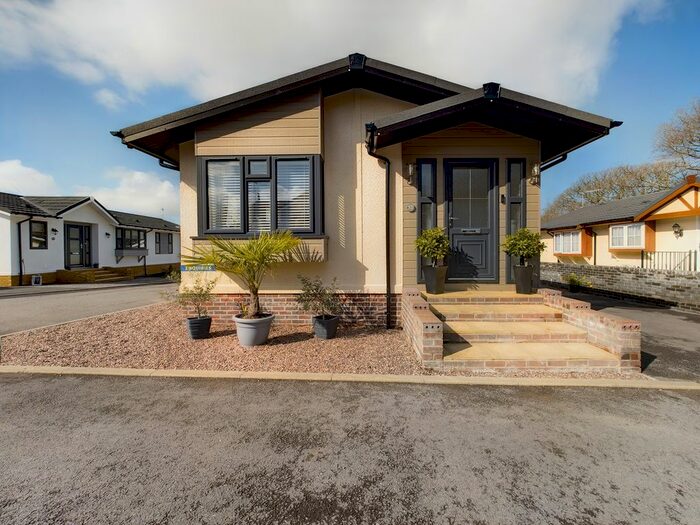 2 Bedroom Bungalow For Sale In Cannisland Park, Parkmill, Gower, SA3