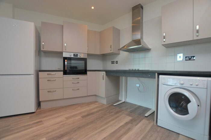 2 Bedroom Flat To Rent In St. Marks Road, Bromley BR2
