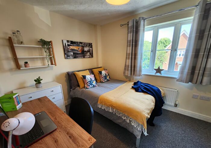 6 Bedroom Detached House To Rent In Roe Drive, Norwich, NR5