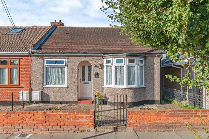 4 Bedroom Bungalow For Sale In South Crescent, Southend-on-Sea, Essex, SS2