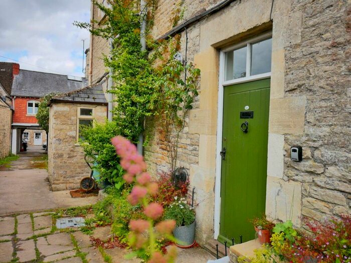 3 Bedroom Cottage To Rent In Gloucester Street, Cirencester, GL7