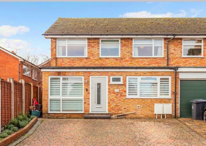 4 Bedroom Semi-Detached House To Rent In Lovel Road, Gerrards Cross, SL9