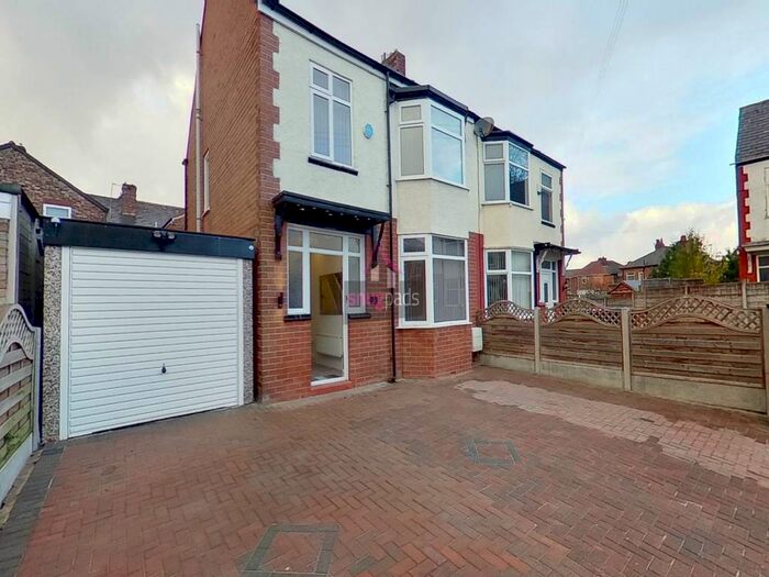 3 Bedroom Property To Rent In Beech Grove, Salford, M6