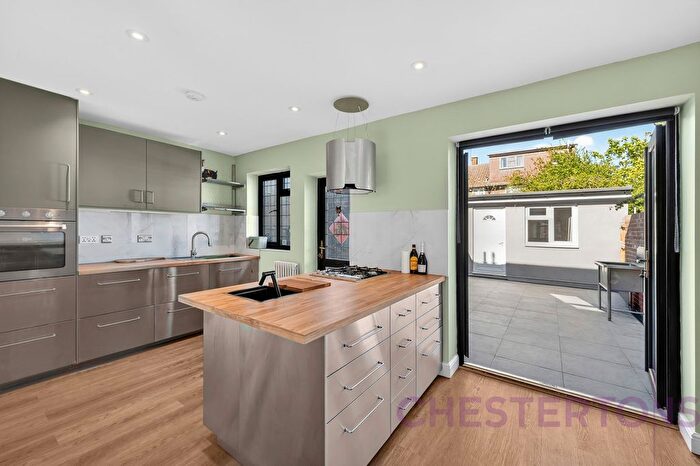 3 Bedroom Property To Rent In Hickin Street, Cubitt Town, E14