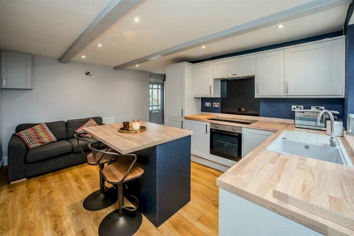 3 Bedroom Semi-Detached House For Sale In Botany Lane, Lepton, Huddersfield, HD8