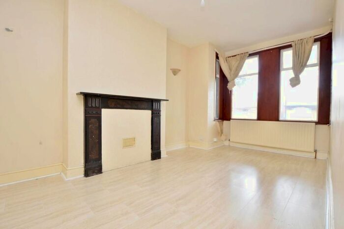 2 Bedroom Maisonette To Rent In Barking Road, Plaistow, E13