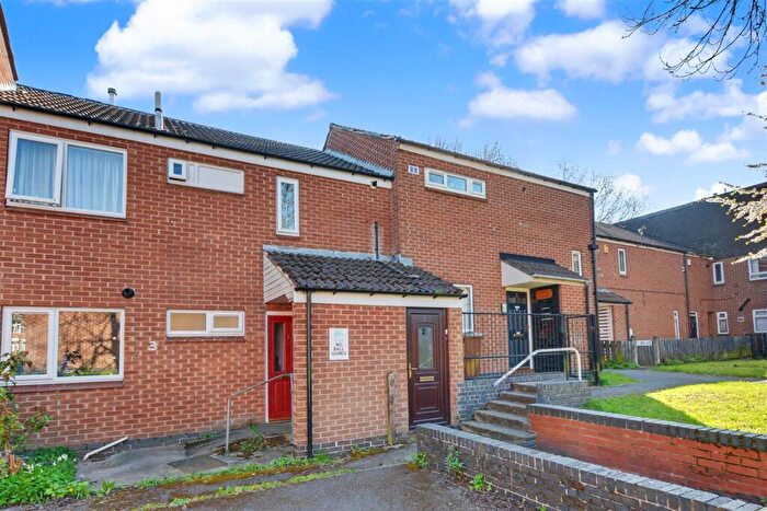 2 Bedroom Maisonette For Sale In Camomile Gardens, Nottingham, NG7