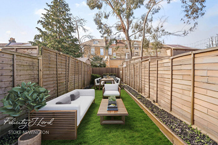 1 Bedroom Terraced House For Sale In Forburg Road, London, N16