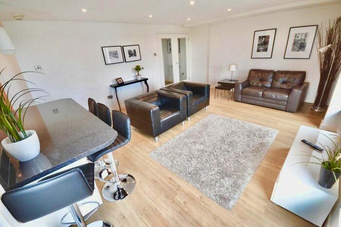 4 Bedroom Flat To Rent In Derby Road, Lenton, Nottingham, NG7