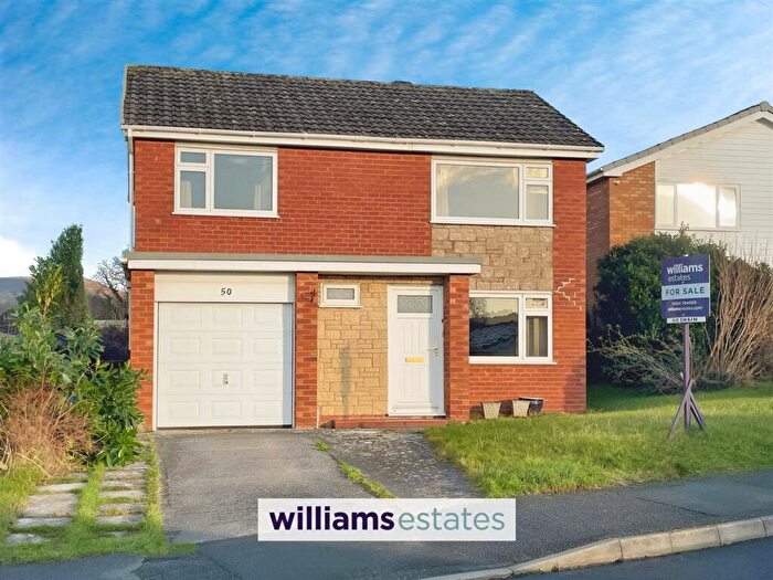 4 Bedroom Detached House For Sale In Erw Goch, Ruthin, LL15