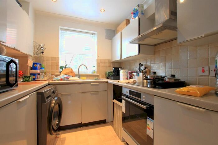 1 Bedroom Flat To Rent In Hazel House, Pownall Road, Hounslow, TW3