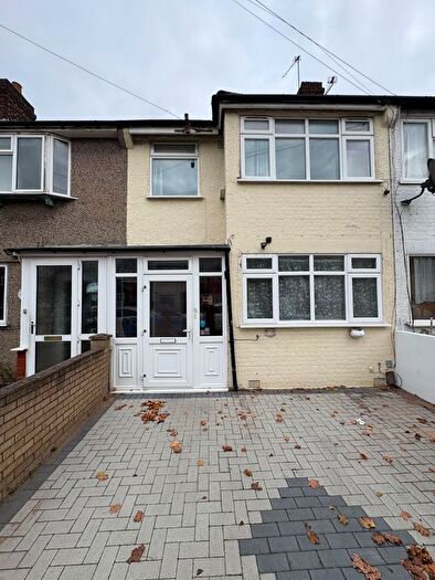2 Bedroom Terraced House To Rent In Rochford Way, Croydon, CR0